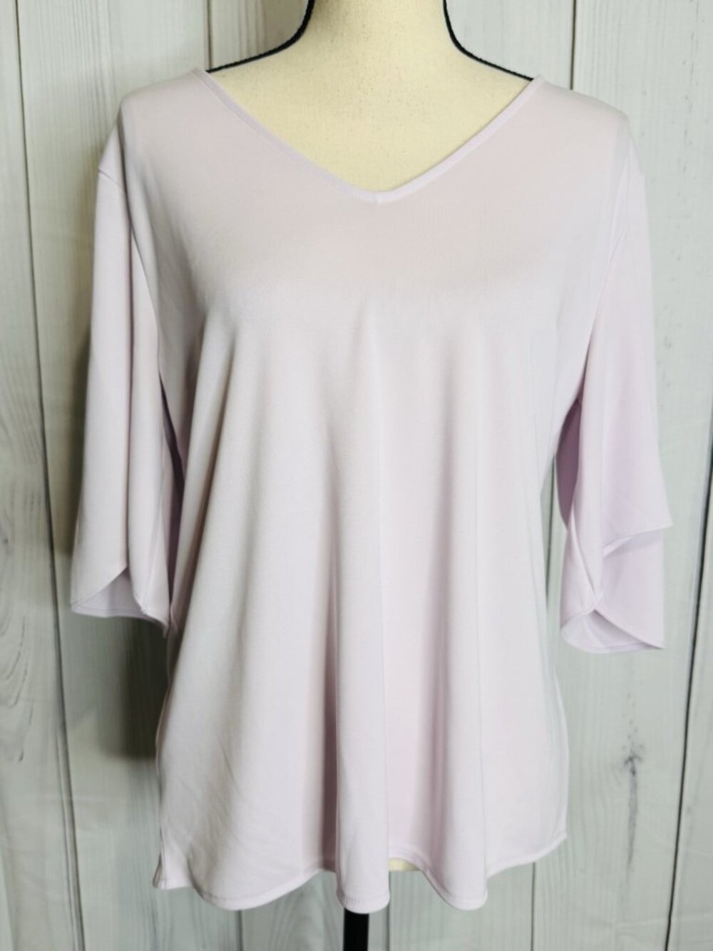 Ann Taylor Sz L V-Neck Jersey Knit Top Short Sleeve Stretch Blouse Pale Purple